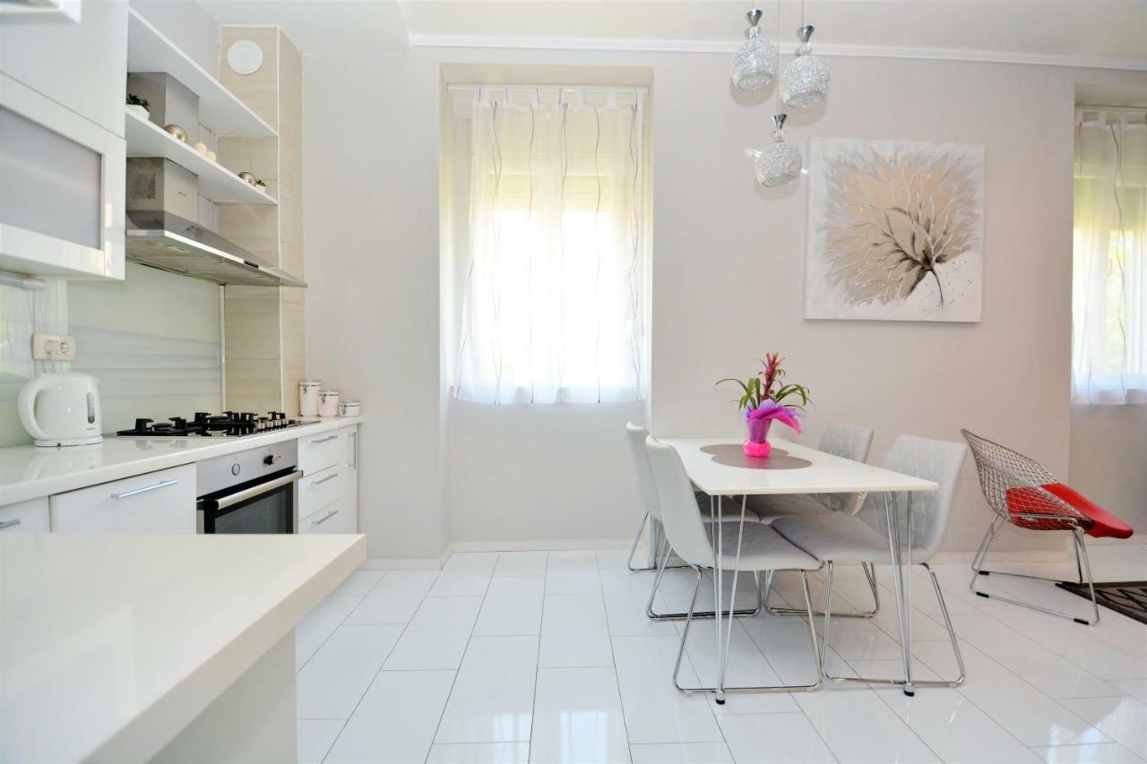 Apartament Populare *